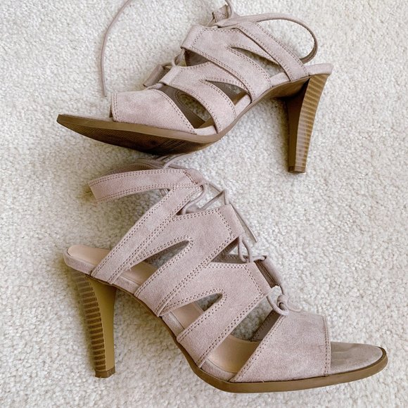 Vera Wang Simply Vera Lace Up Peep Toe Heel - Picture 3 of 4